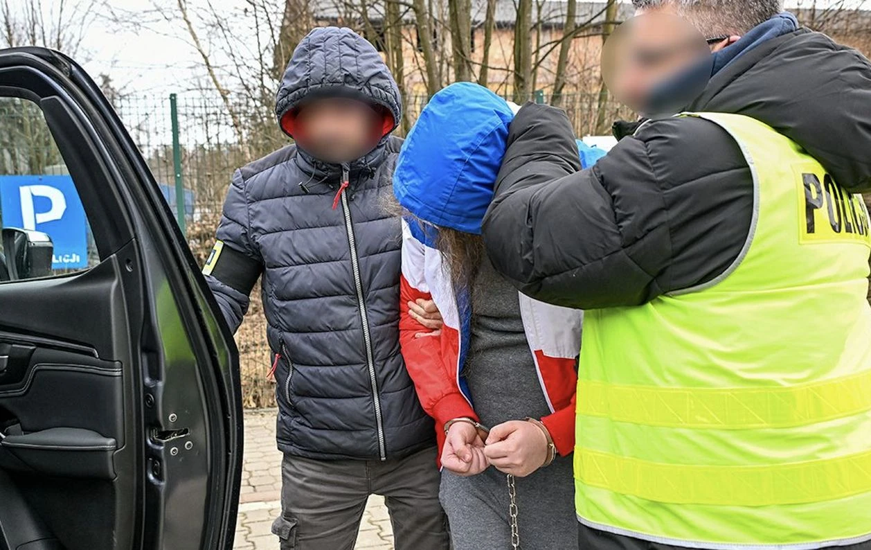 Akt oskarżenia dla napastnika z Rabki. 20-latek zaatakował dwie nastolatki