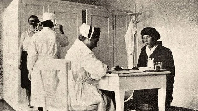 Jak traktować pacjentów? Osobliwe porady dla pielęgniarek sprzed 100 lat