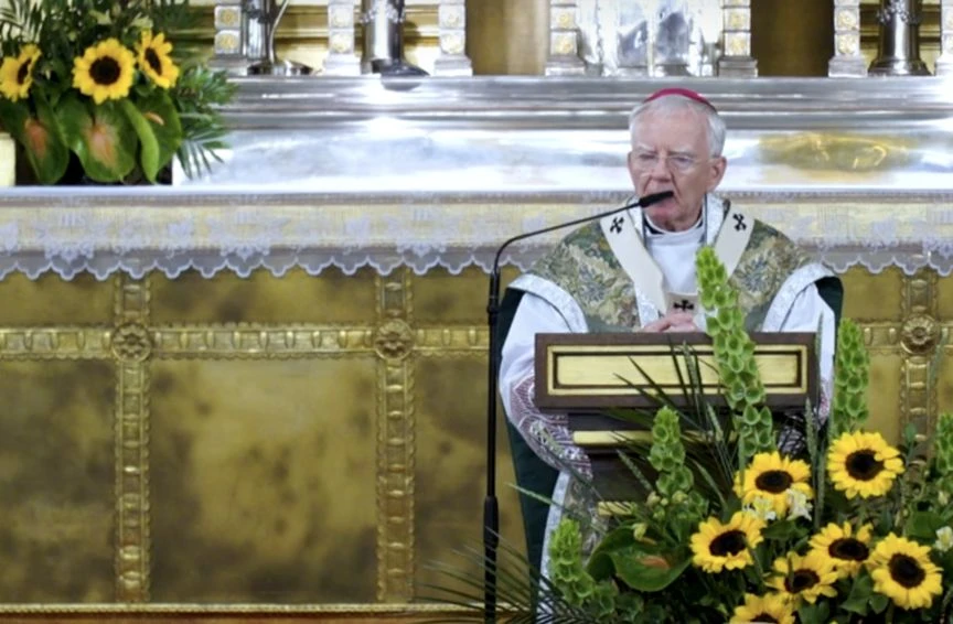Abp Jędraszewski broni córki prezydenta elekta. 
