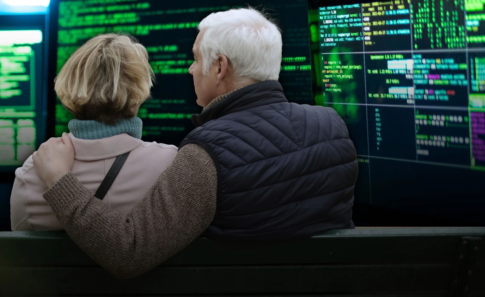 Płatne randki na Facebooku. Jak seniorzy w zamian za towarzystwo wysyłają Blika