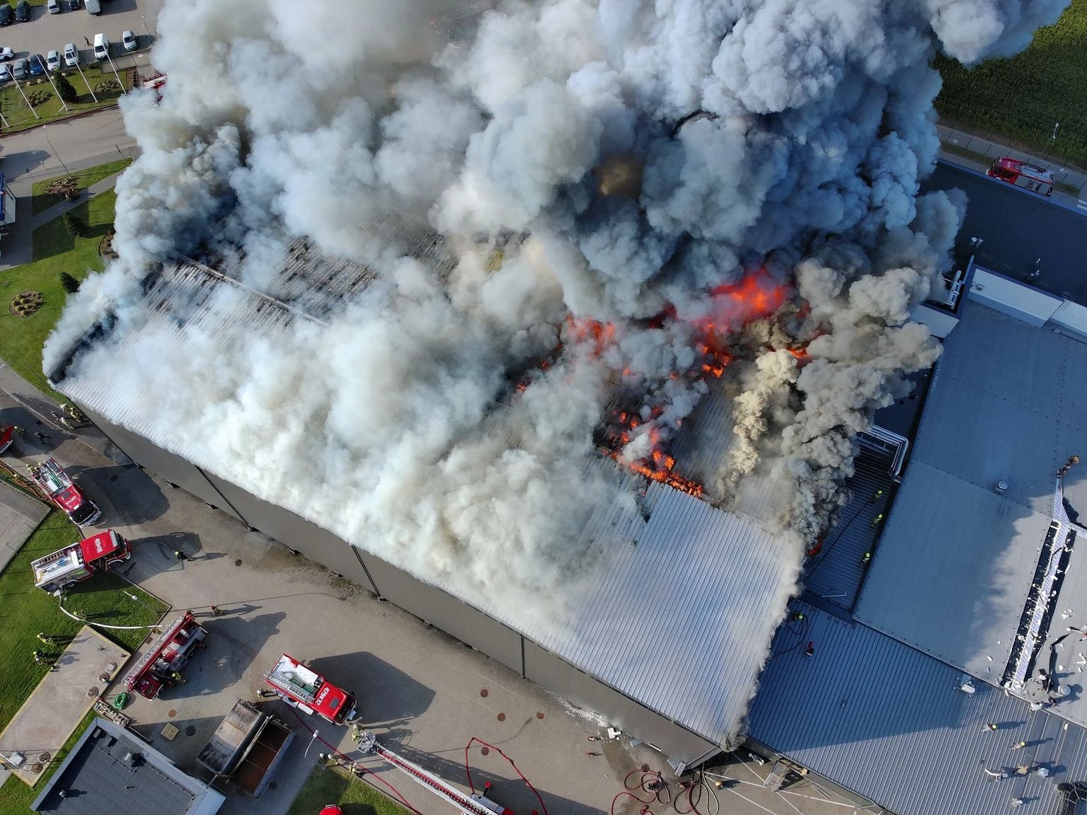 Pożar na Pomorzu. Płonie hala produkcyjna
