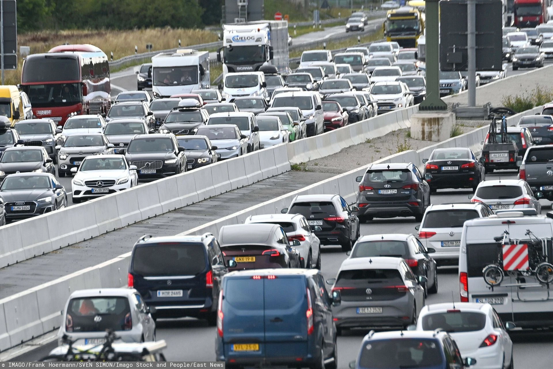 Niemcy. 65 kierowców nagrało wypadek Ferrari. Jest reakcja policji