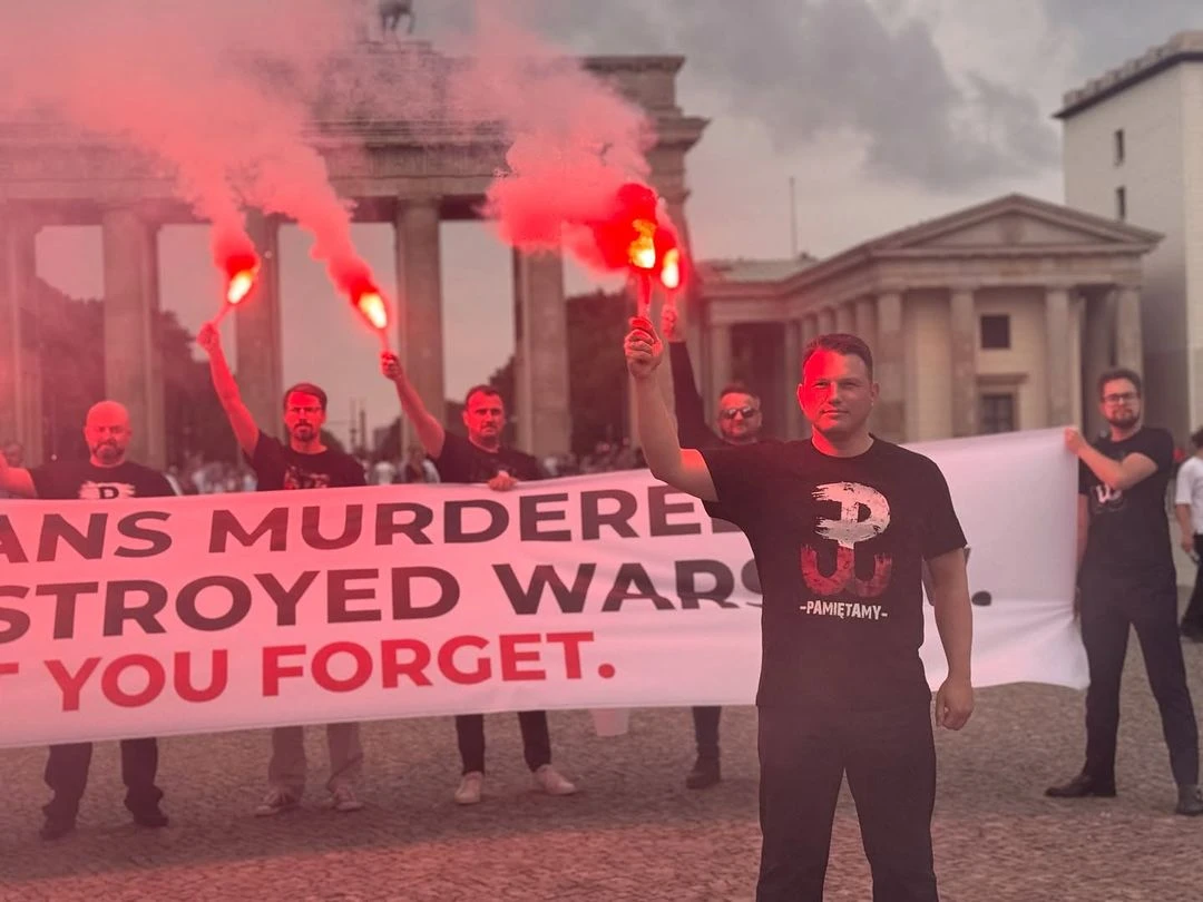 Mentzen odpalił race w Berlinie. Mamy komunikat policji