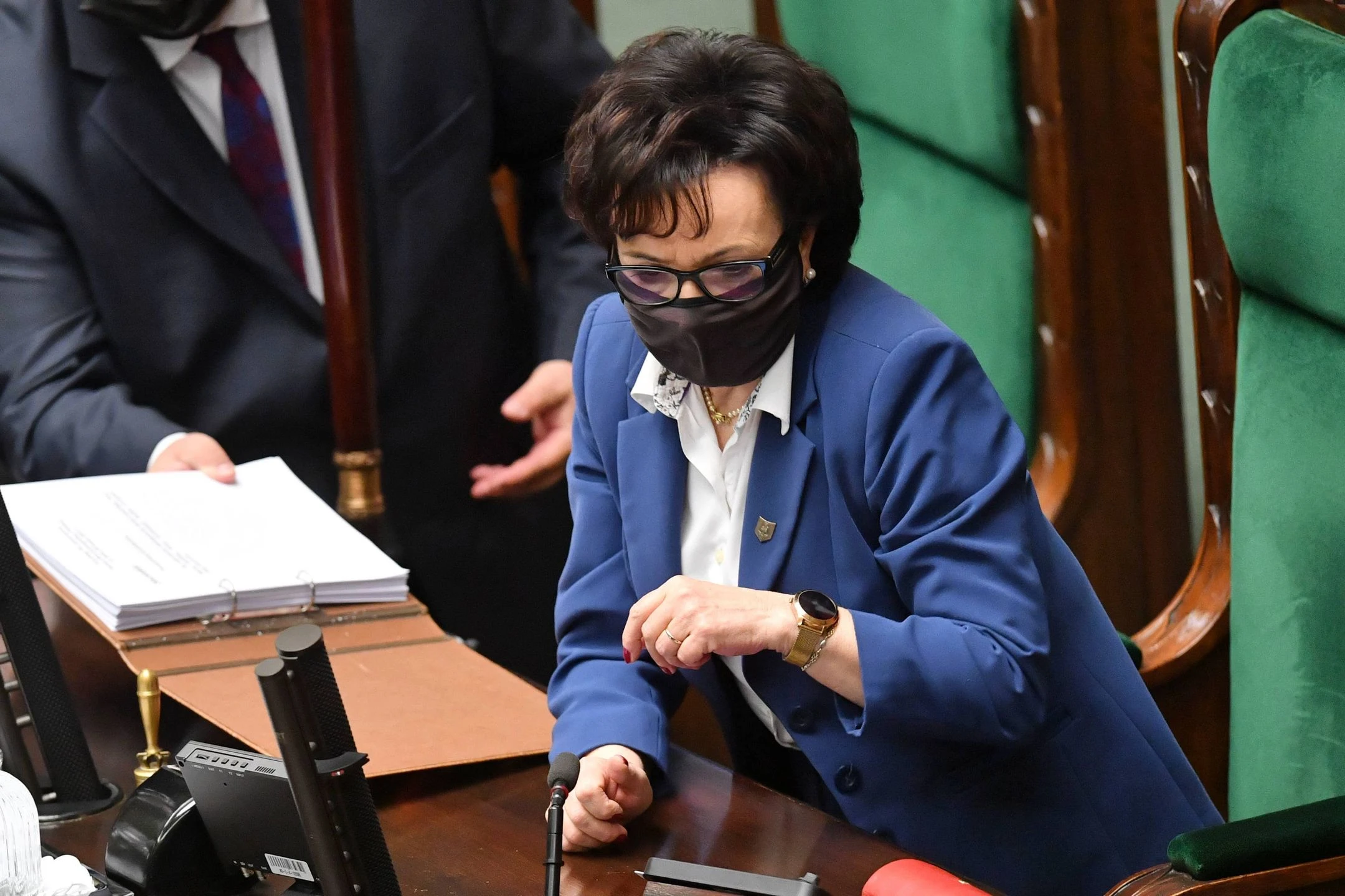 Mecz Polska-Szwecja ma przykryć problemy PiS? 