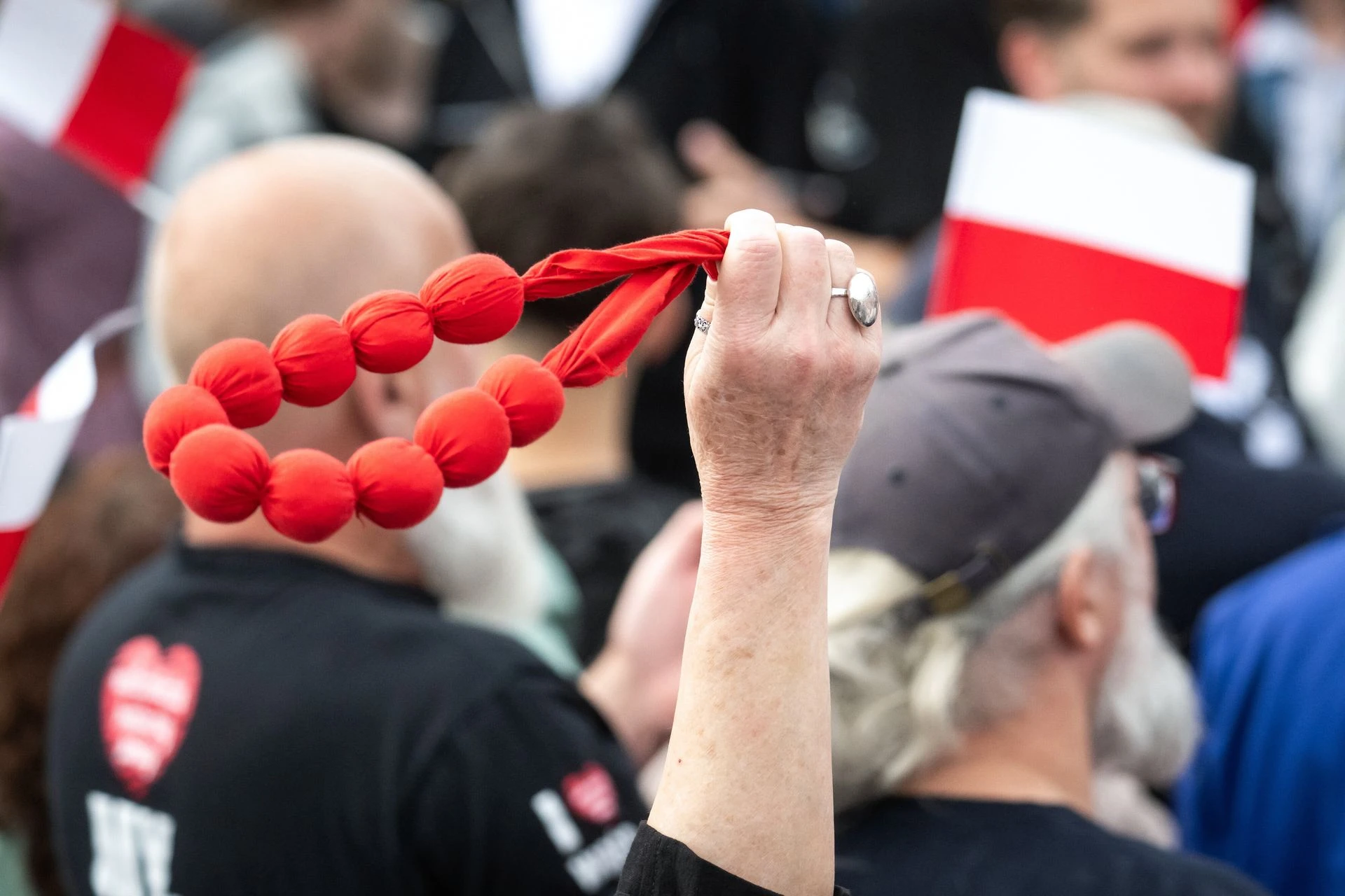 To oni zdecydują o wyniku wyborów? Wiemy, jak zagłosują młodzi i seniorzy