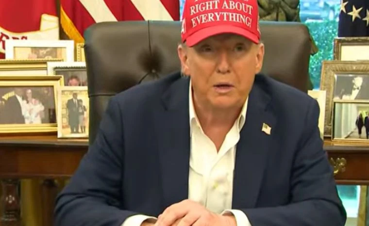 Trump daje dwa tygodnie Putinowi. W pewnym momencie wyjął zdjęcie