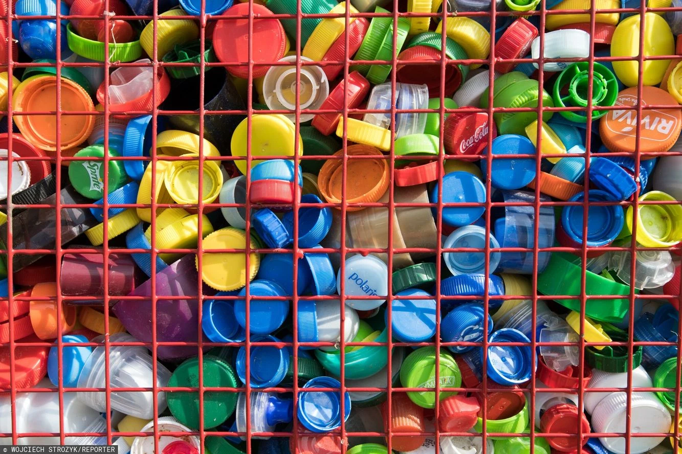 Recykling to fikcja? Mniej niż 10 proc. nowego plastiku pochodzi z 