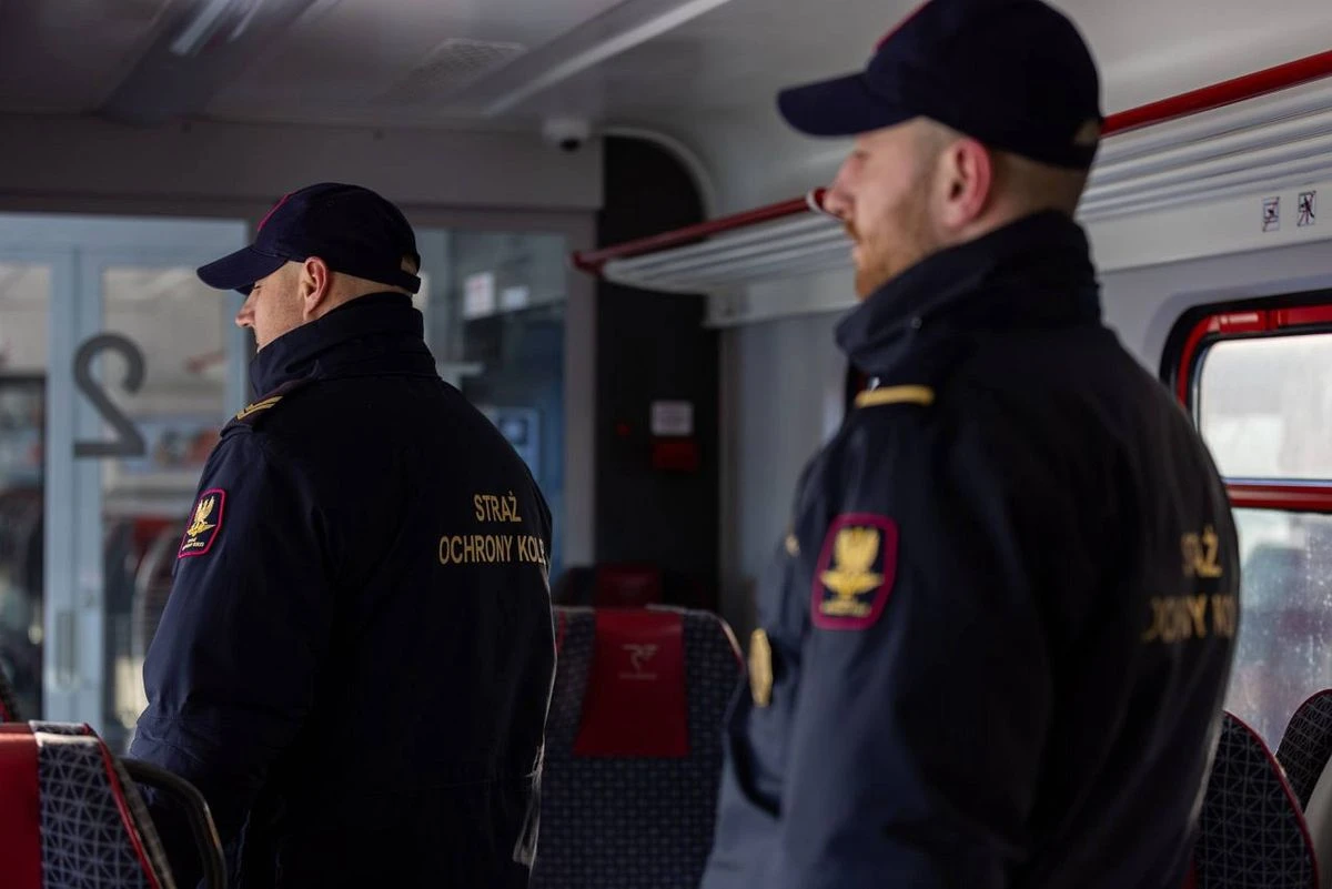 Napad na kierownika pociągu. Agresywny nastolatek w rękach policji