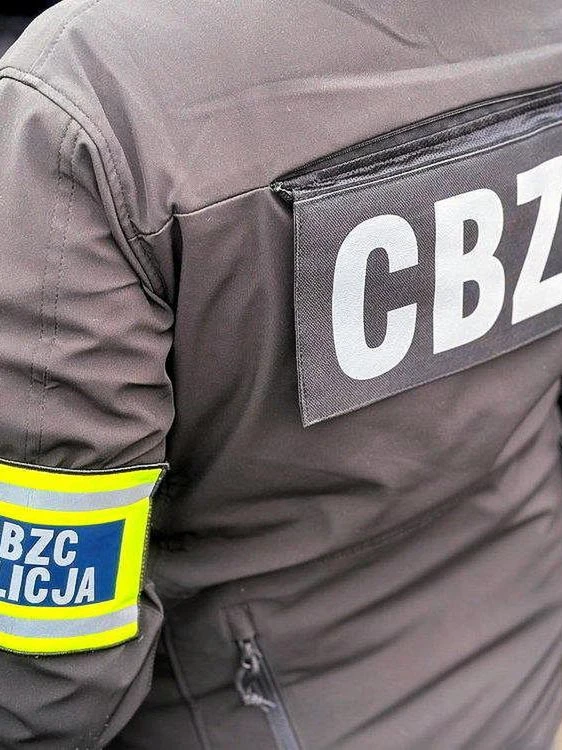 Oszustwa na „amerykańskiego żołnierza”. Zatrzymano piątą osobę z szajki