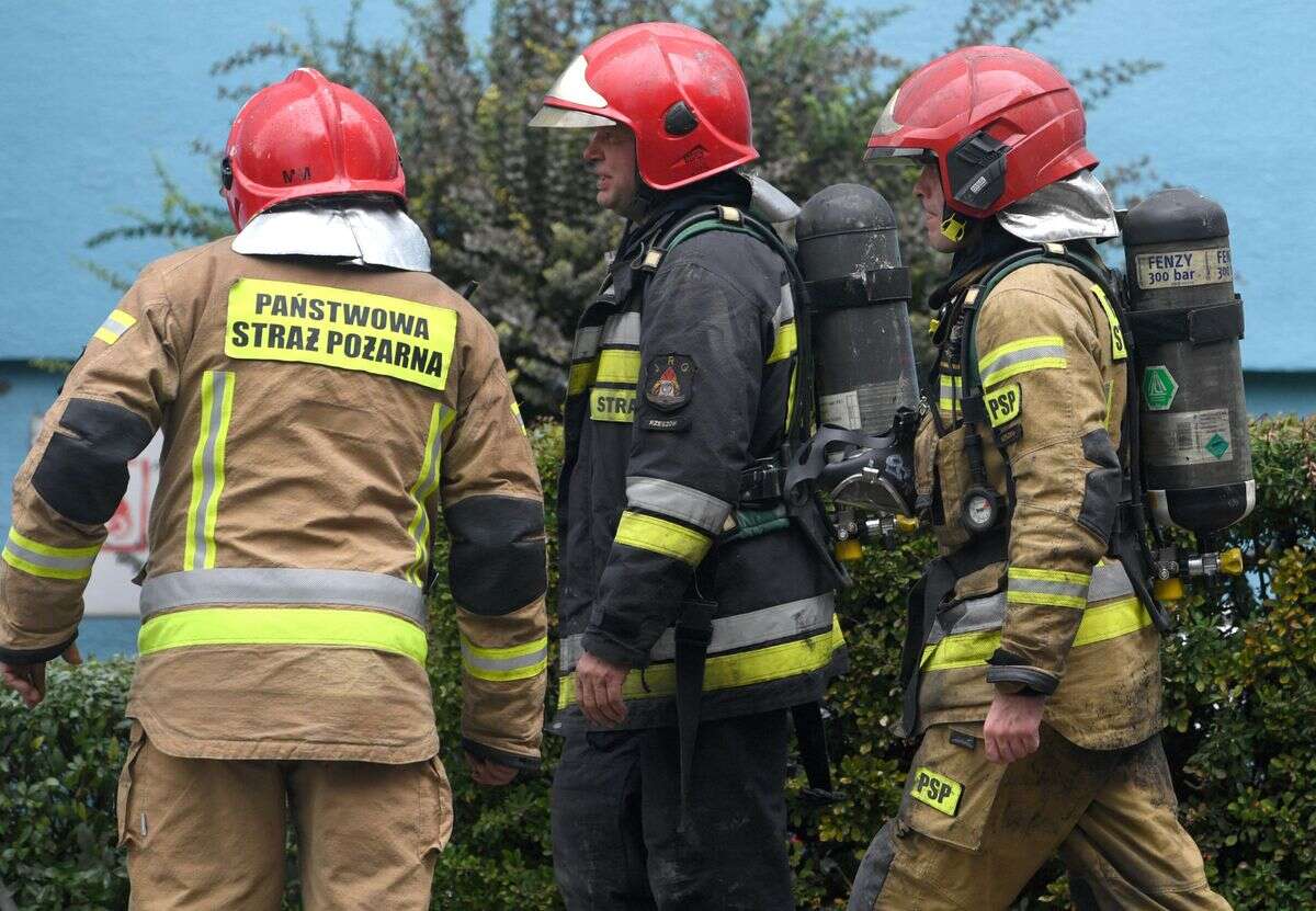 Siedem z ośmiu budynków nie do zamieszkania. Inspektorzy na pogorzelisku w Rzeszowie