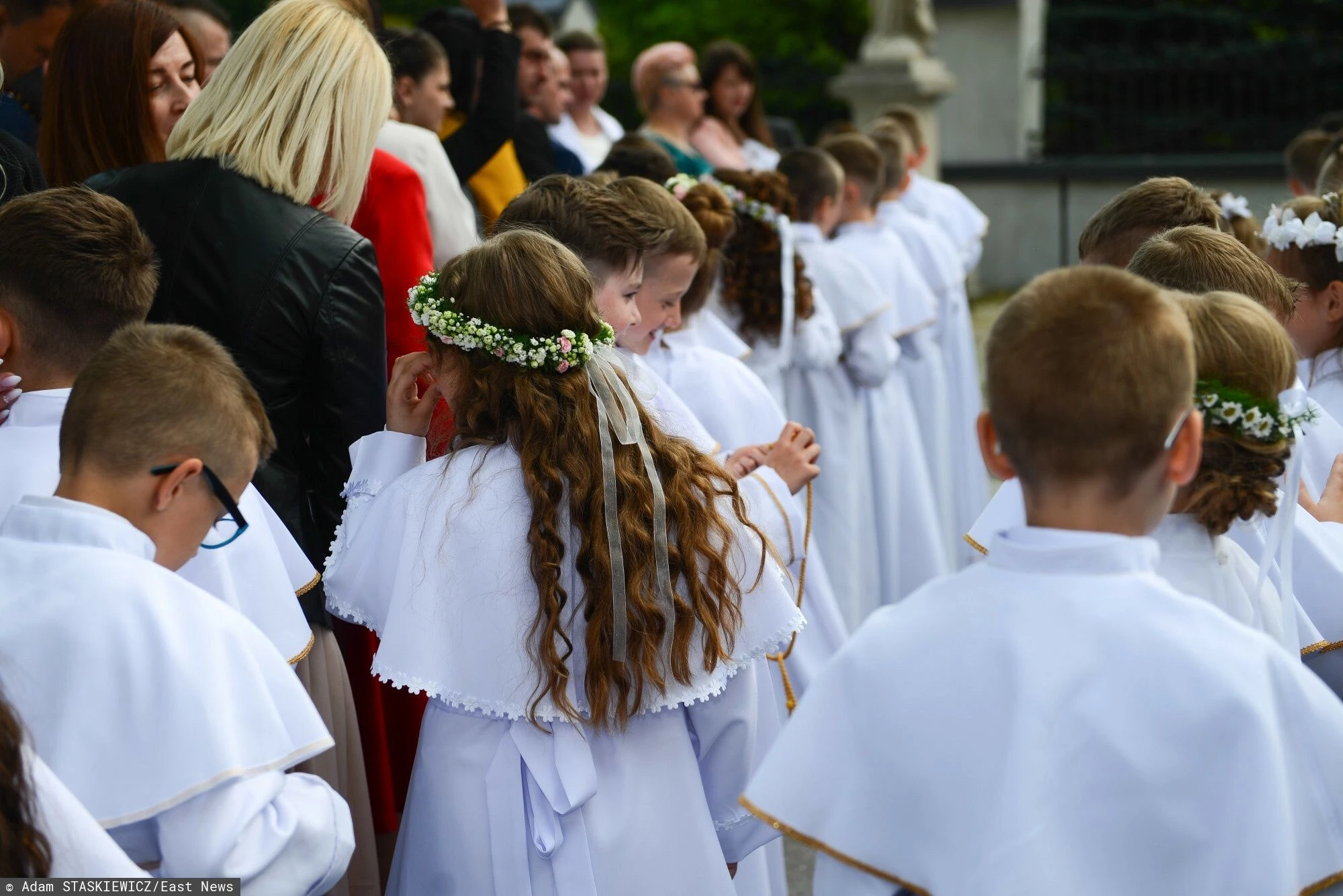 Ksiądz opublikował sumę ofiar z Komunii Świętej. Wyliczył, która klasa dała najmniej