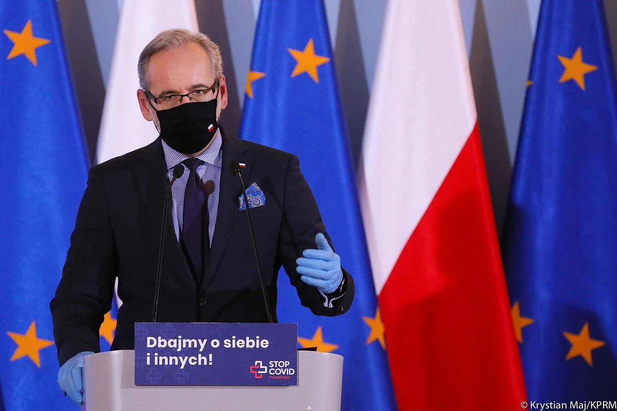 Luzowanie obostrzeń. Minister mówi o realizacji 