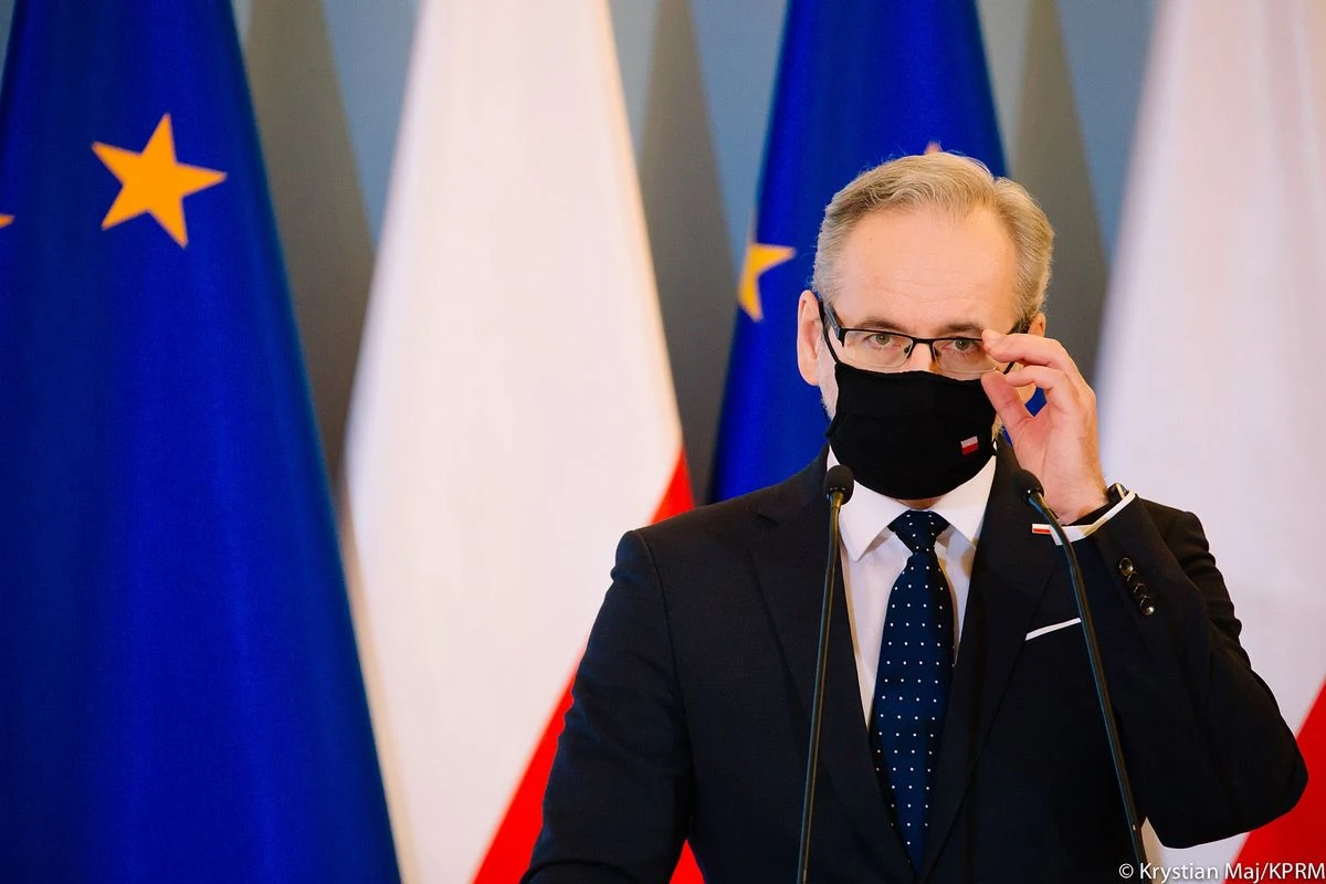 Luzowanie obostrzeń. Minister zdrowia zdradził szczegóły. Sprawdź, co się zmienia