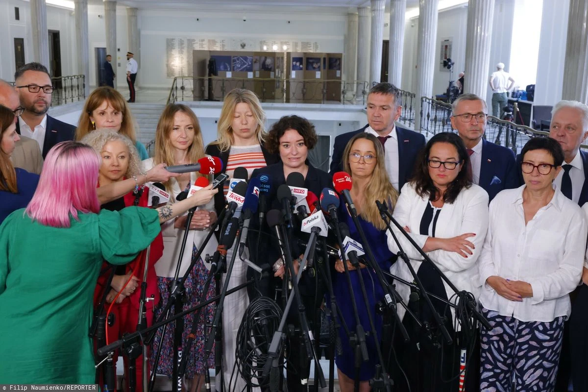 Lewica wściekła na KO. Posłanki znów złożą projekt o aborcji. 