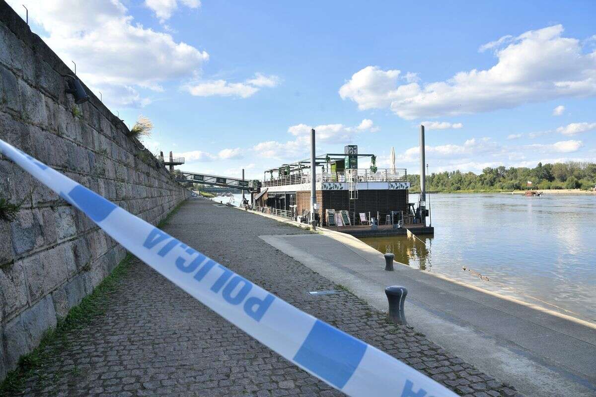 Uczeń dźgnięty nożem w Warszawie nie żyje. Wstrząsające kulisy napaści