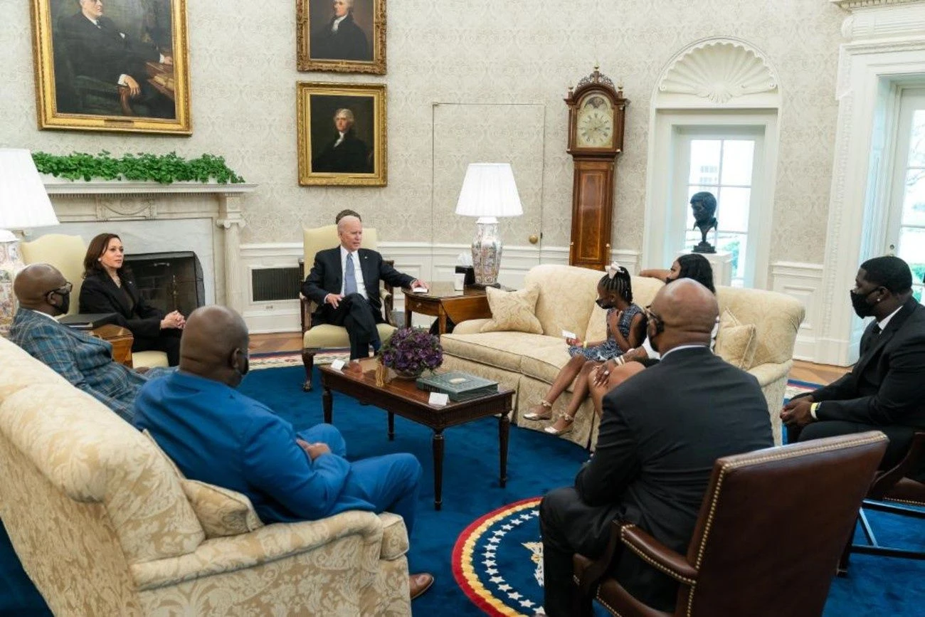 USA. Rocznica śmierci George'a Floyda. Jego rodzinę przyjął w Białym Domu Joe Biden