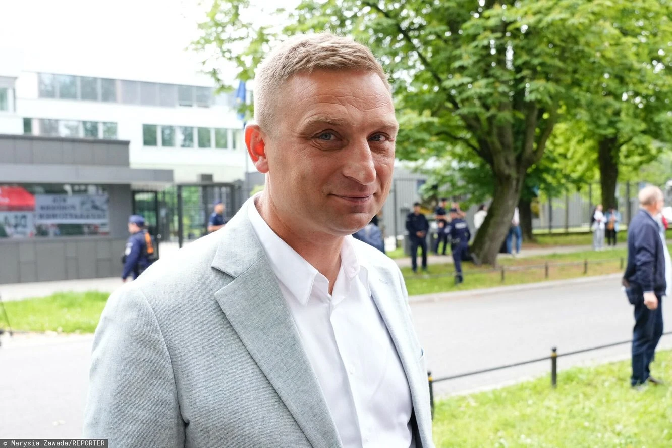 Prokurator chce zrezygnować. Zwrot ws. zarzutów dla Bąkiewicza