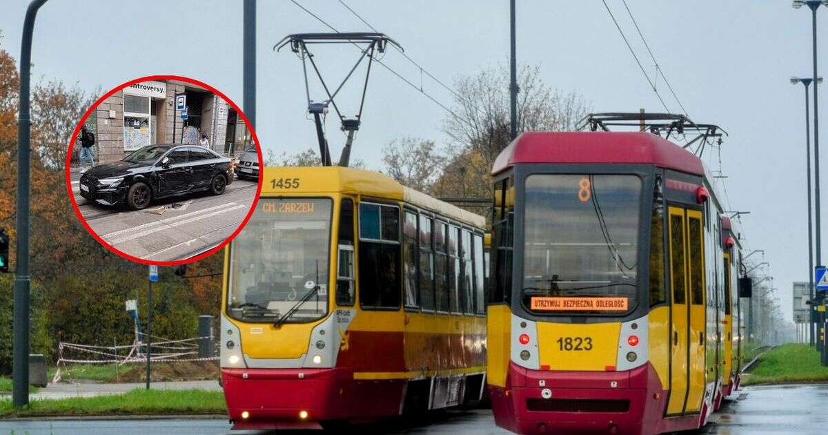 Tramwaj wypadł z szyn. Uderzył w trzy samochody