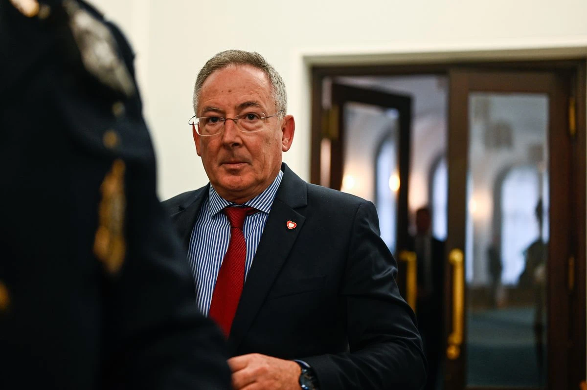 Za to mógłby być mandat. Minister kultury przyłapany