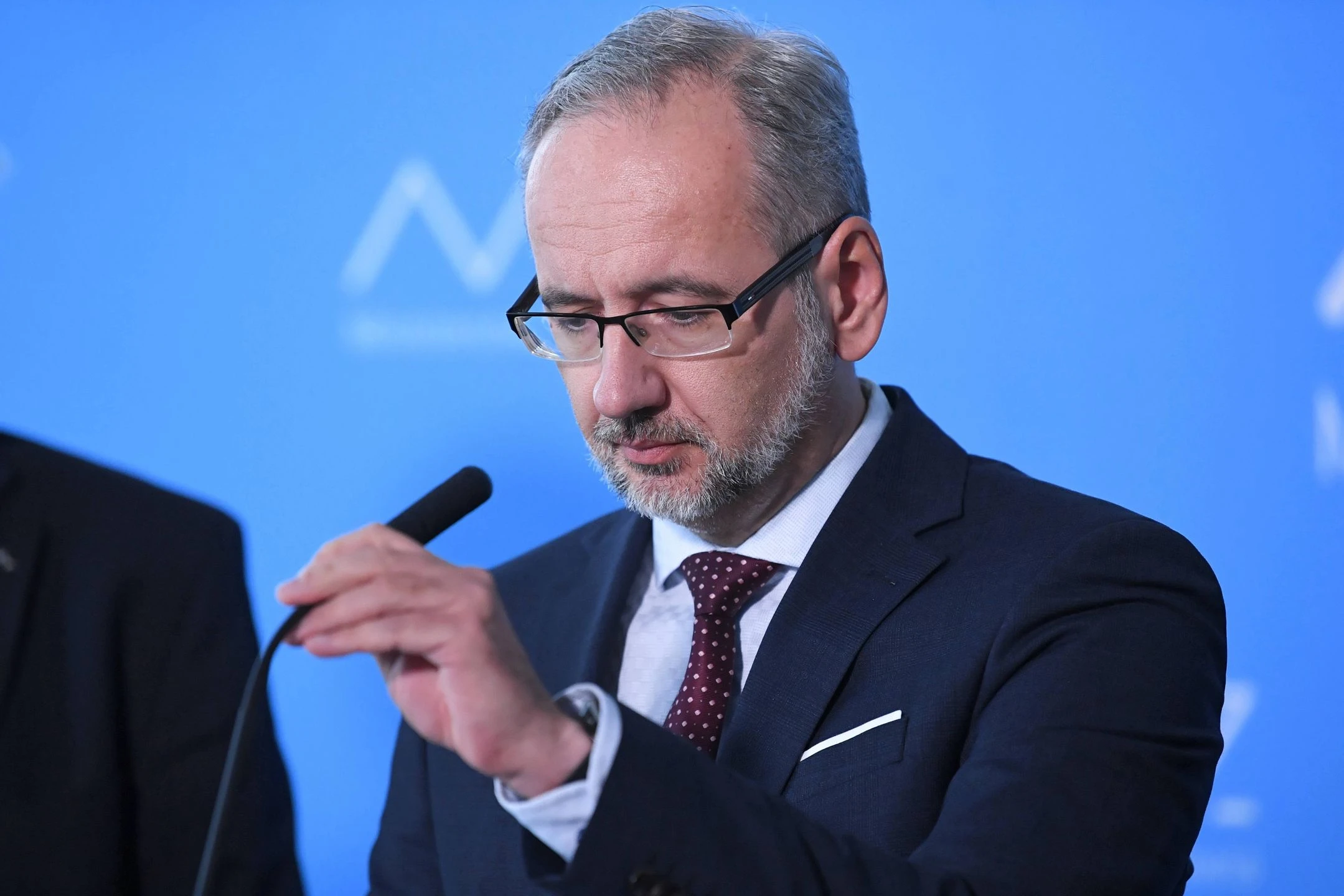 Koornawiurs w Polsce. Niedzielski zapowiada telefony do niezaszczepionych