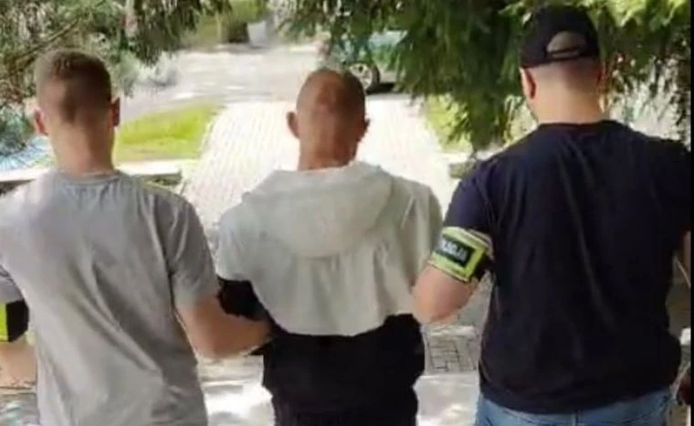 Rozrywał kobietom uszy i kradł kolczyki. Grozi mu 20 lat