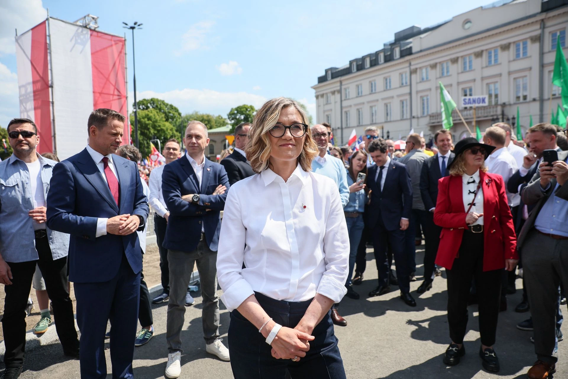 Ze sceny poprosiła o pomoc. 