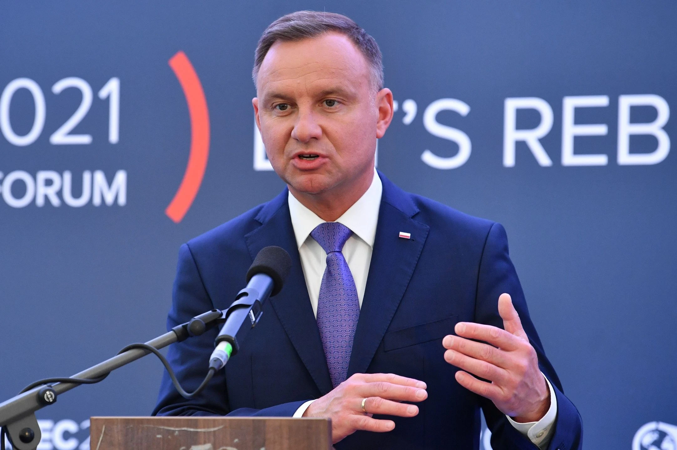 Andrzej Duda kwestionuje szczepienia na COVID? 