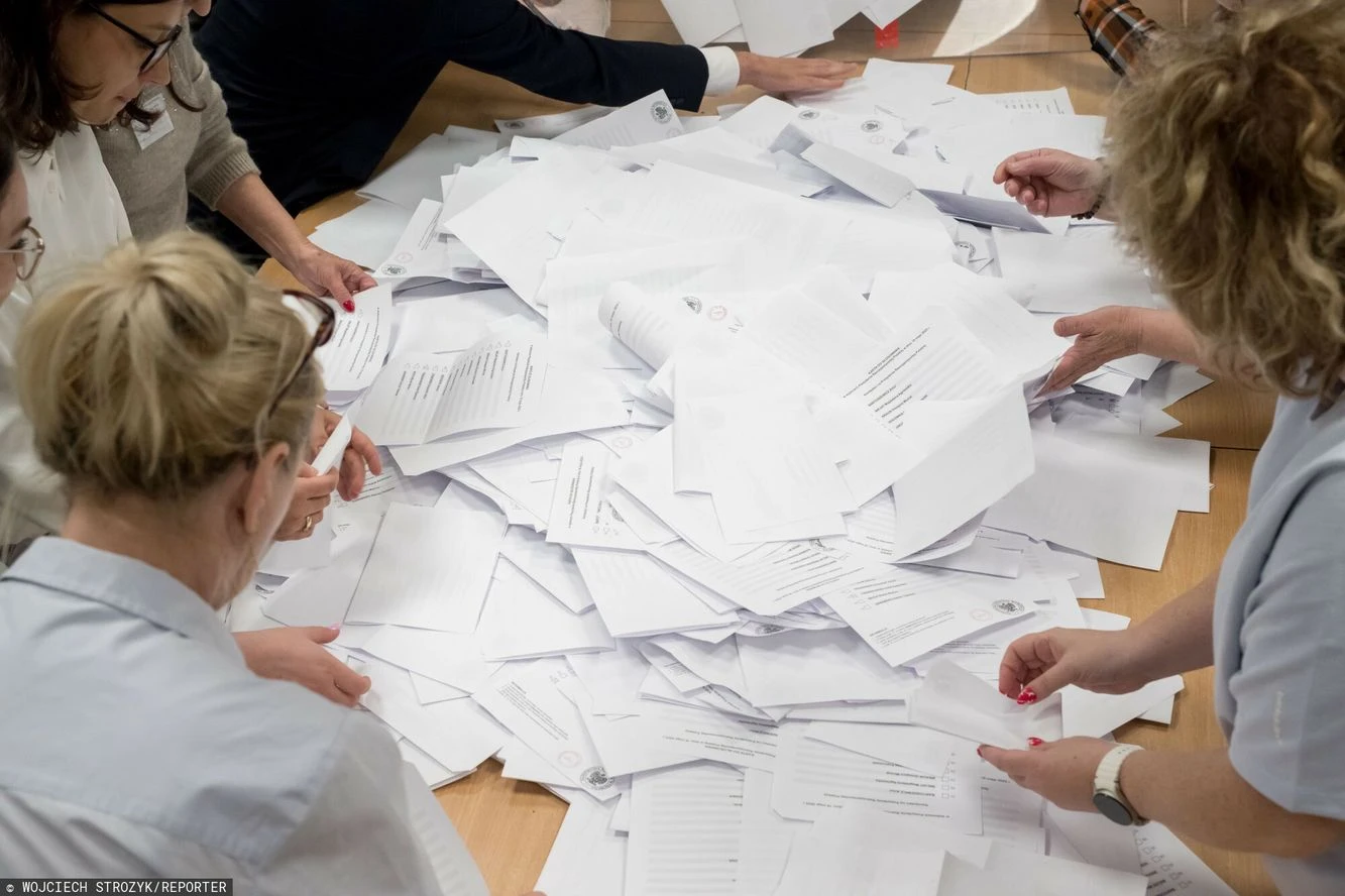 Sondażownie z apelem przed niedzielą. Mówią o walce 
