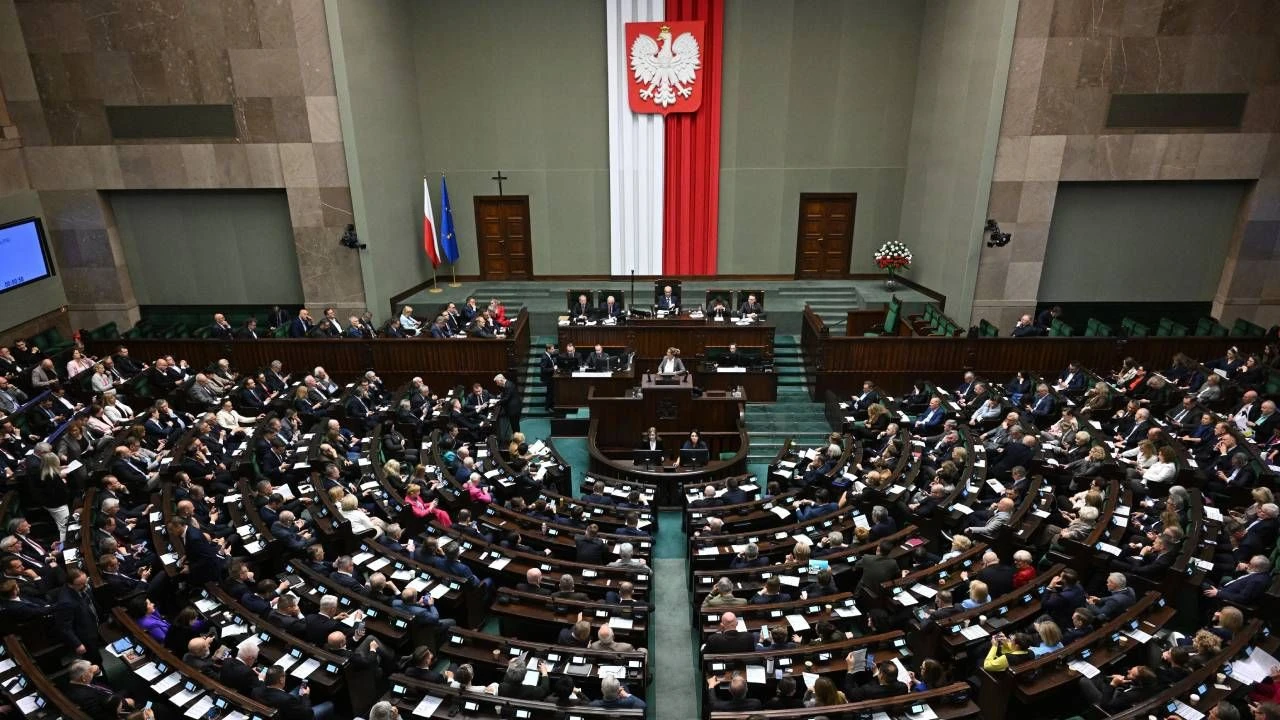 Związki partnerskie, kredyty frankowe i płaca minimalna. Sejm zaczyna obrady