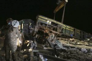 Train barrels into another in Pakistan, killing at least 51
