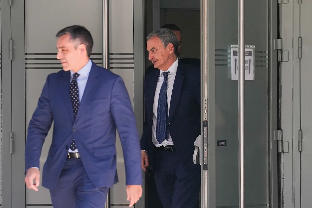Zapatero compareció ante el juez como ante el Congreso