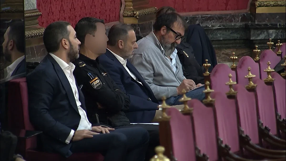 Nos cargaremos la democracia pero estamos tan entretenidos...