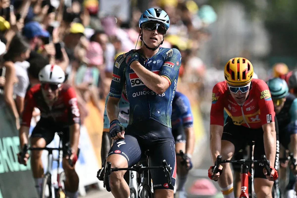 Merlier se impone en el eléctrico sprint de Burdeos