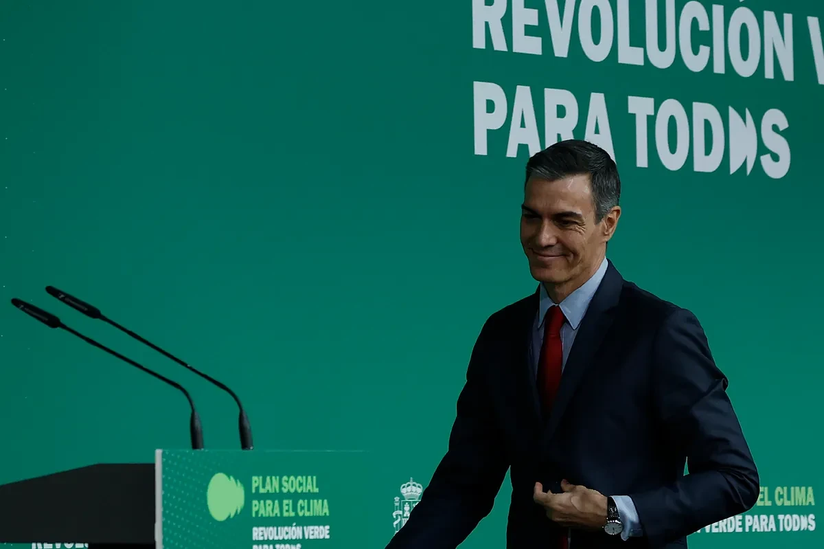 Sánchez busca trasladar normalidad aprovechando su agenda internacional en plena tormenta por el caso Zapatero y la citación de Peinado a su mujer