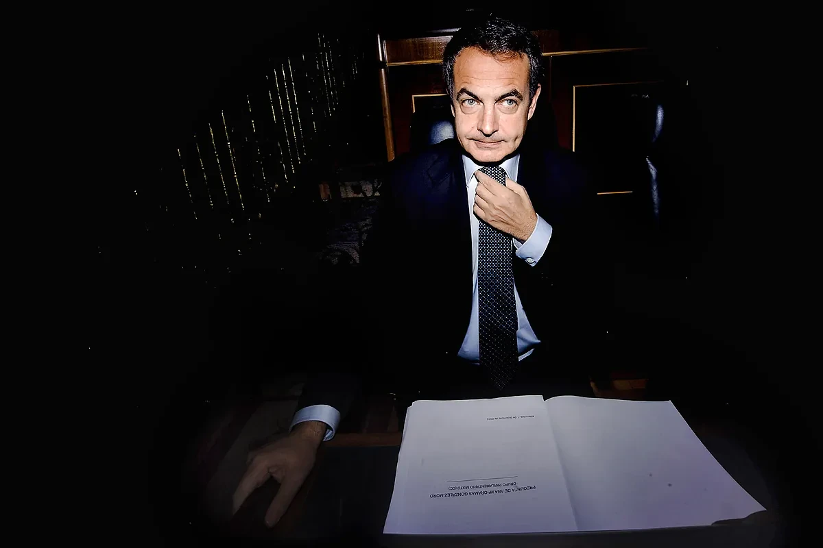 Los trucos de Zapatero para operar desde la sombra: usaba a 'Gertru' para las facturas falsas y a 'Julito' como testaferro telefónico