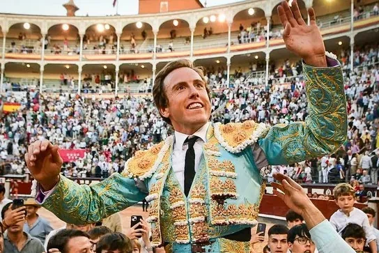 Román se encuentra con el Papa y habla con Dios en Las Ventas