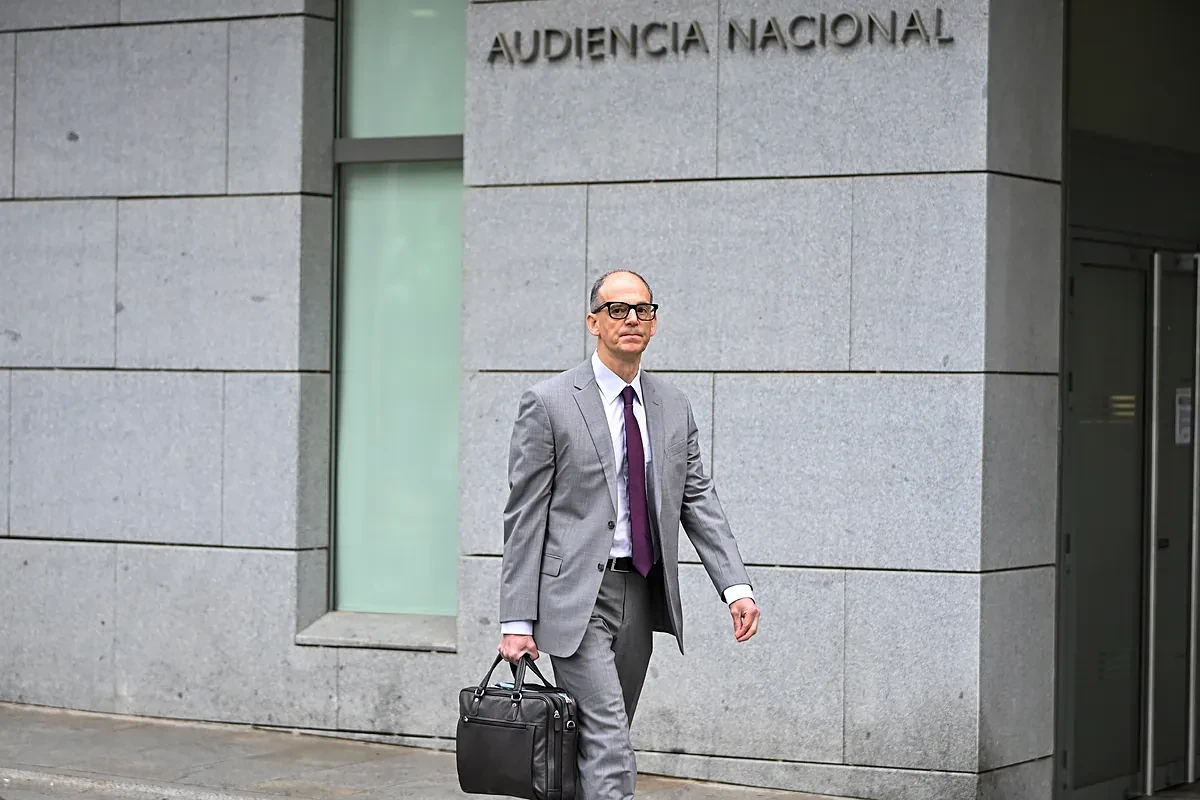 Poli malo, poli bueno, ministerio corrupto