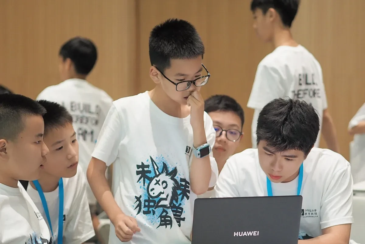 Los campamentos de verano donde China moldea a la 'generación IA'
