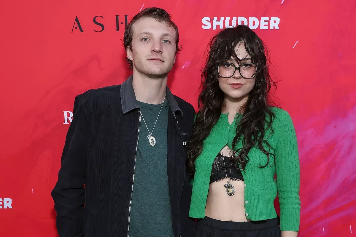 La estrella de 'Off Campus' Mika Abdalla rompe con su prometido, Jake Short