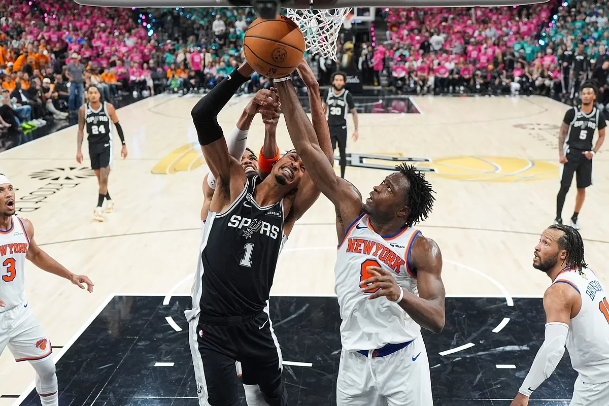 Los Knicks asestan el primer golpe en casa de San Antonio y se adelantan en la final de la NBA