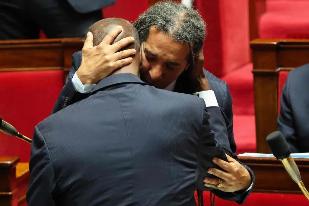La Asamblea de Francia vota a favor de la derogación del 'Código Negro' de la esclavitud al cabo de 178 años