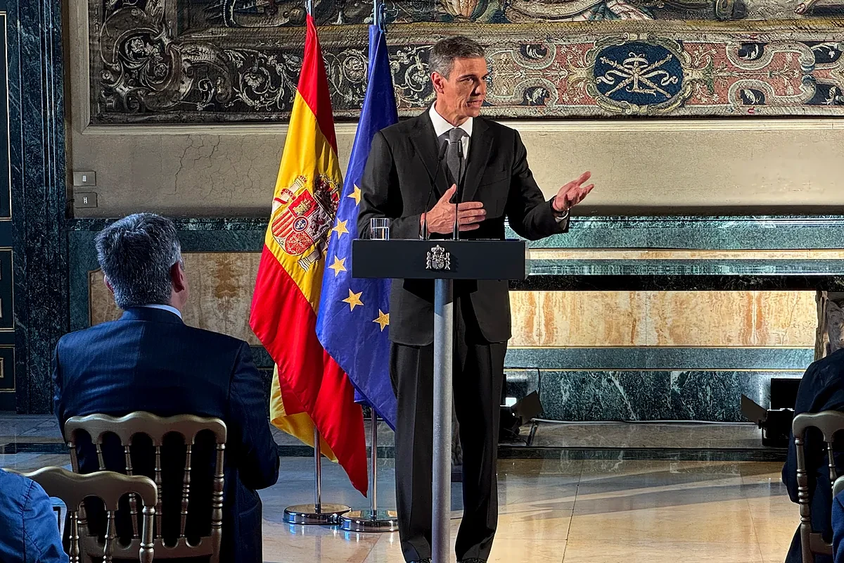 Las exigencias de explicaciones de los socios llevan a Sánchez a comparecer en el Congreso para informar de las investigaciones judiciales que cercan al PSOE