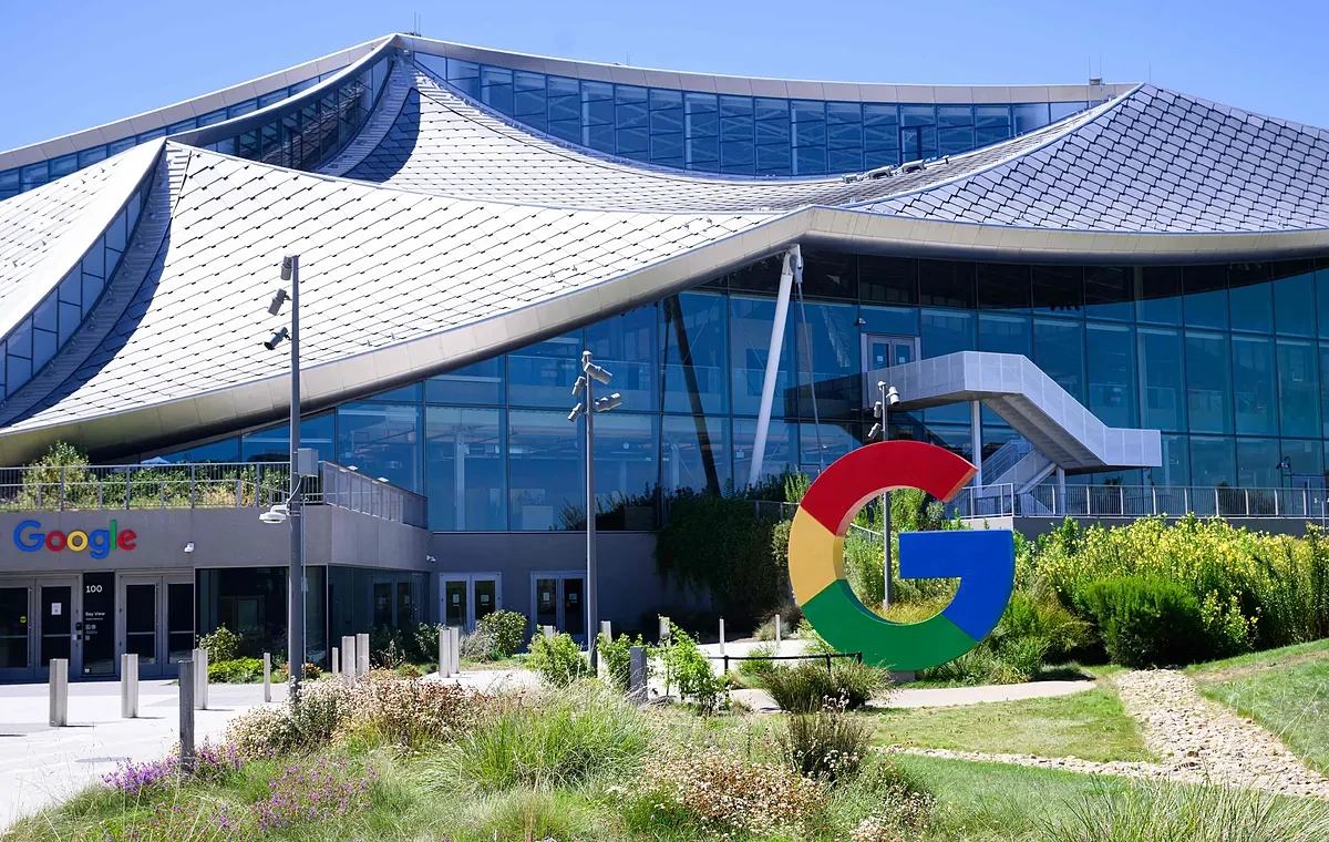 Acusan a un empleado de Google en EEUU de usar datos confidenciales para ganar 1 millón de dólares en una plataforma de apuestas