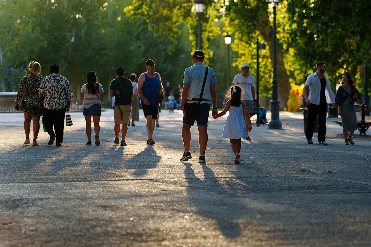 Las familias españolas reducen su tamaño al mínimo en las últimas tres décadas hasta los 2,4 integrantes y las que son numerosas se desploman un 73%