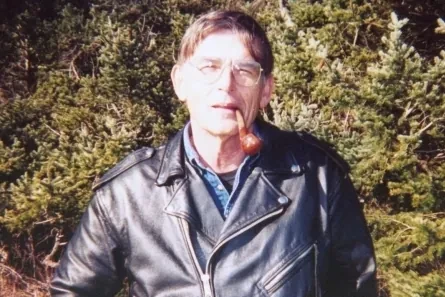 Muere a los 73 años un paciente con leucemia que siguió los consejos de la inteligencia artificial para tratar su enfermedad