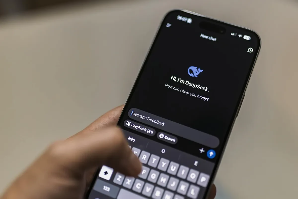 DeepSeek vuelve a hacer temblar los cimientos de la IA con V4