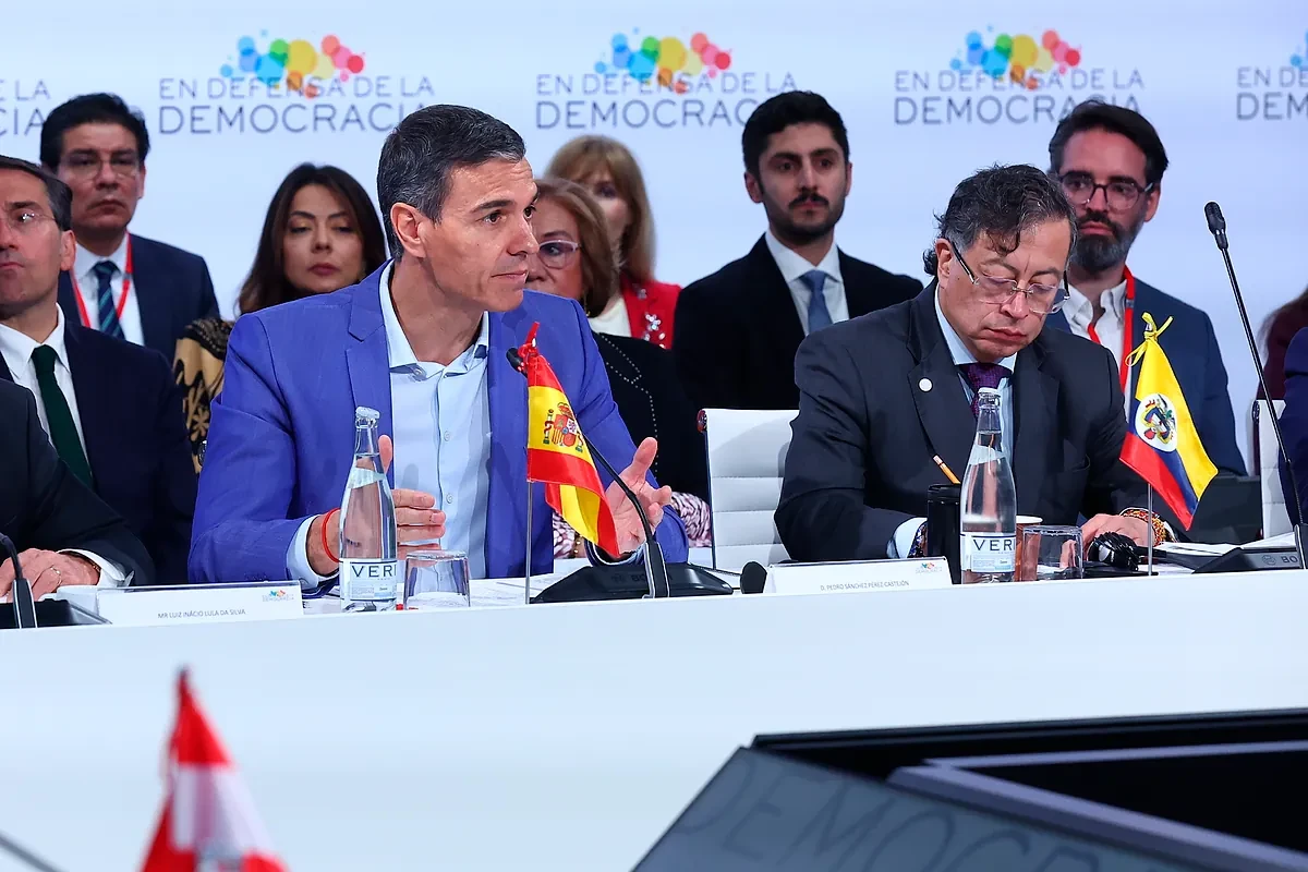 El icono Sánchez espera a Juanma Moreno Bonilla