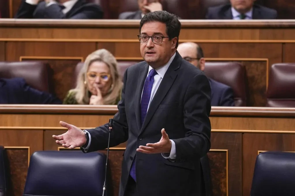 El Gobierno adjudica el nuevo canal de TDT en abierto al proyecto de José Miguel Contreras, expulsado de Prisa por Oughourlian