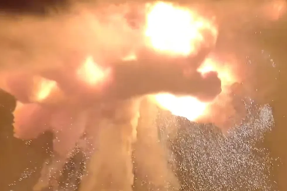 Un cohete de Blue Origin explota brutalmente durante una prueba en Cabo Cañaveral y complica seriamente el calendario de la NASA para ir a la Luna