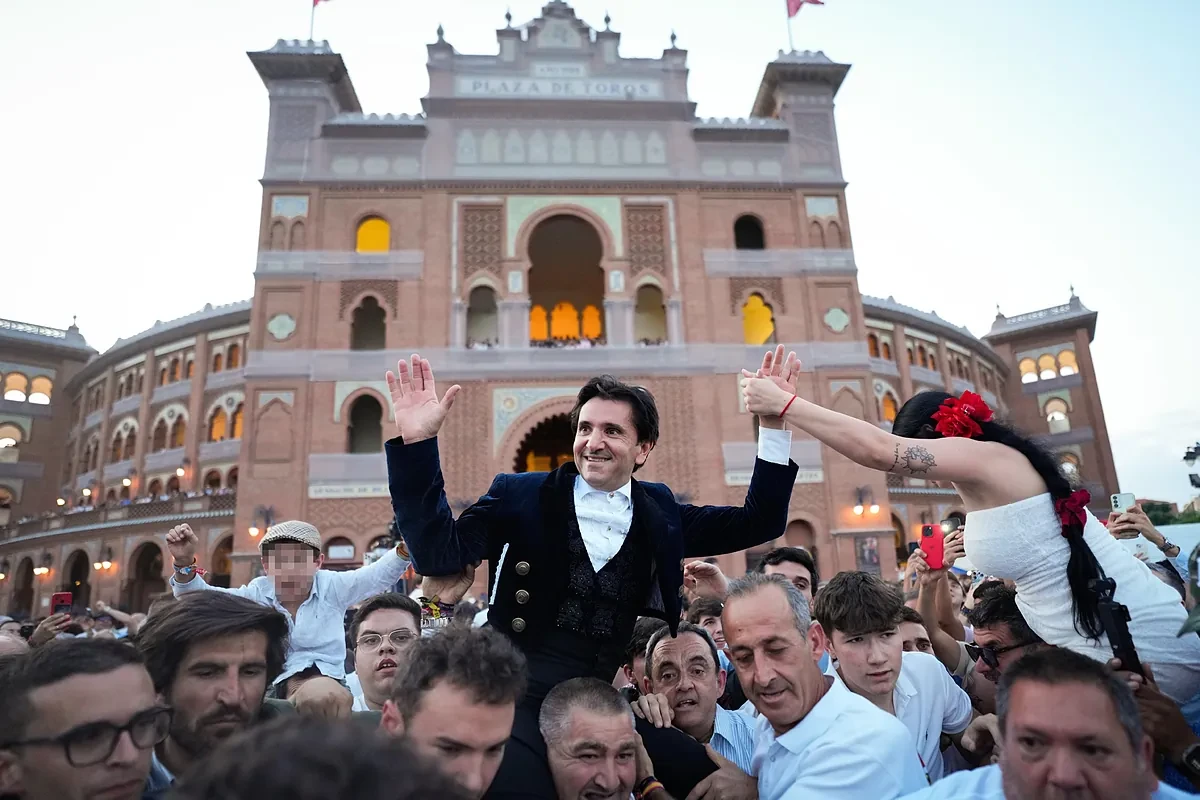 El rejoneador Diego Ventura consigue, por fin, su vigésima salida a hombros en Las Ventas